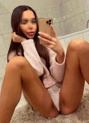 проститутка Каролина, 22, Нижневартовск